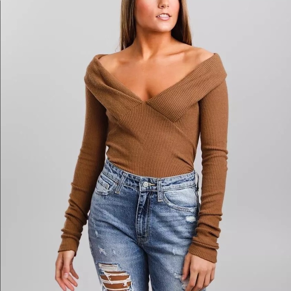 𝅺FREE People Hot Stuff Off Shoulder Top